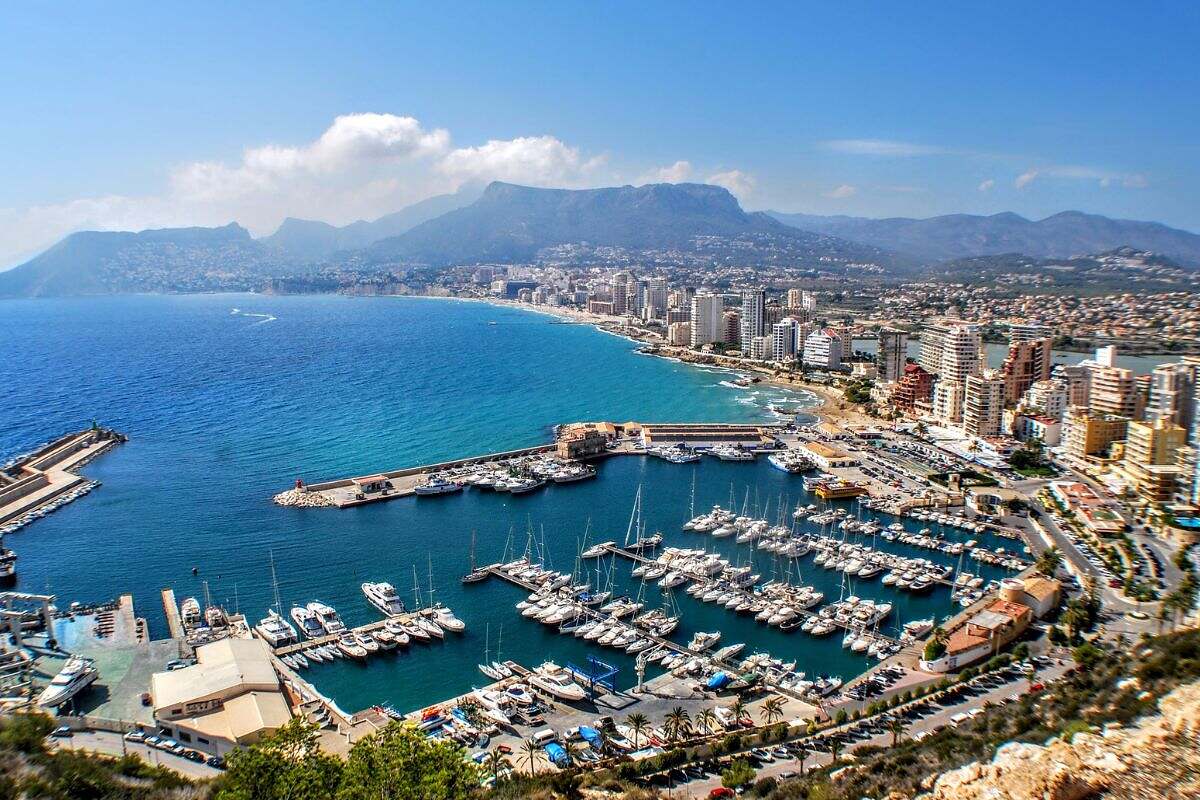 En vy över staden Alicante i Spanien.