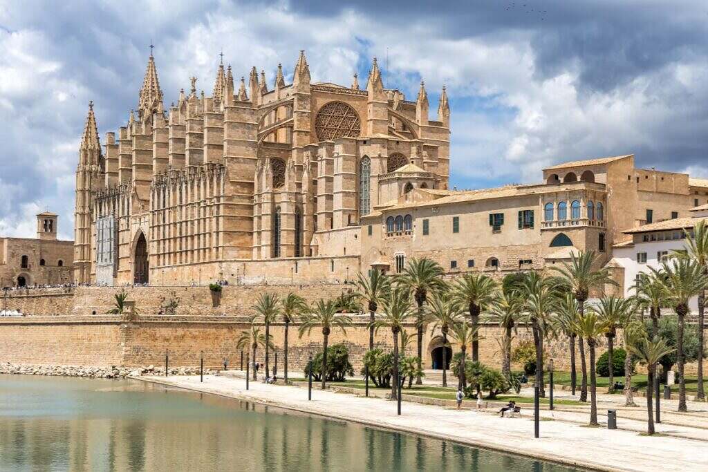 Den vackra gamla katedralen i Las Palmas, Gran Canaria, Spanien.